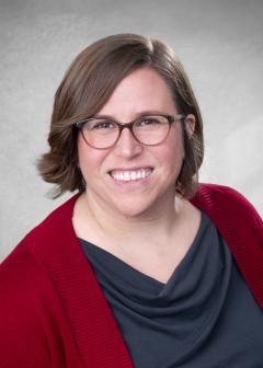 Amber Denault headshot