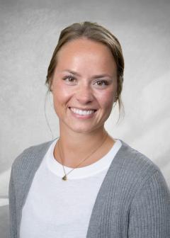 Claire Moffet headshot