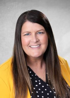 Stacy Owens headshot